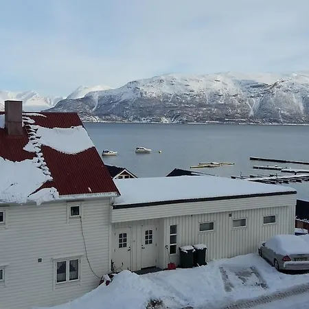 Apartment Lyngen Lyngseidet